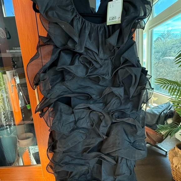 H&M Elegant Black Ruffled Mini Dress - Picture 2 of 3